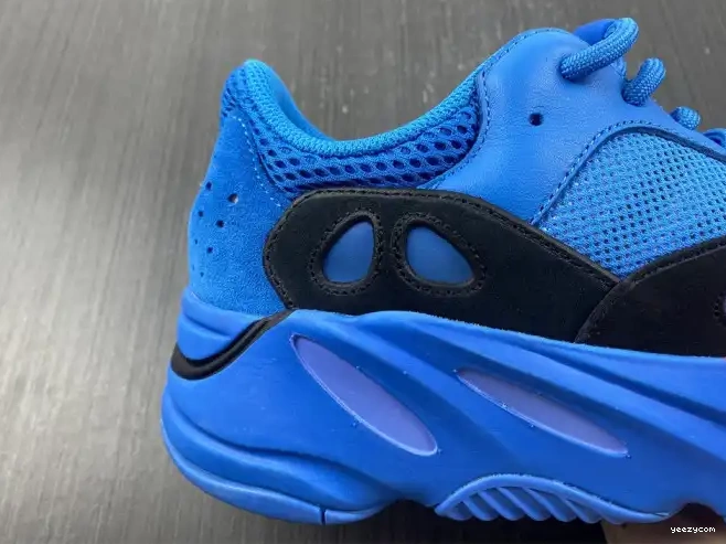 YEEZY HI-RES HP6674 700 BOOST BLUE ADIDAS 0510